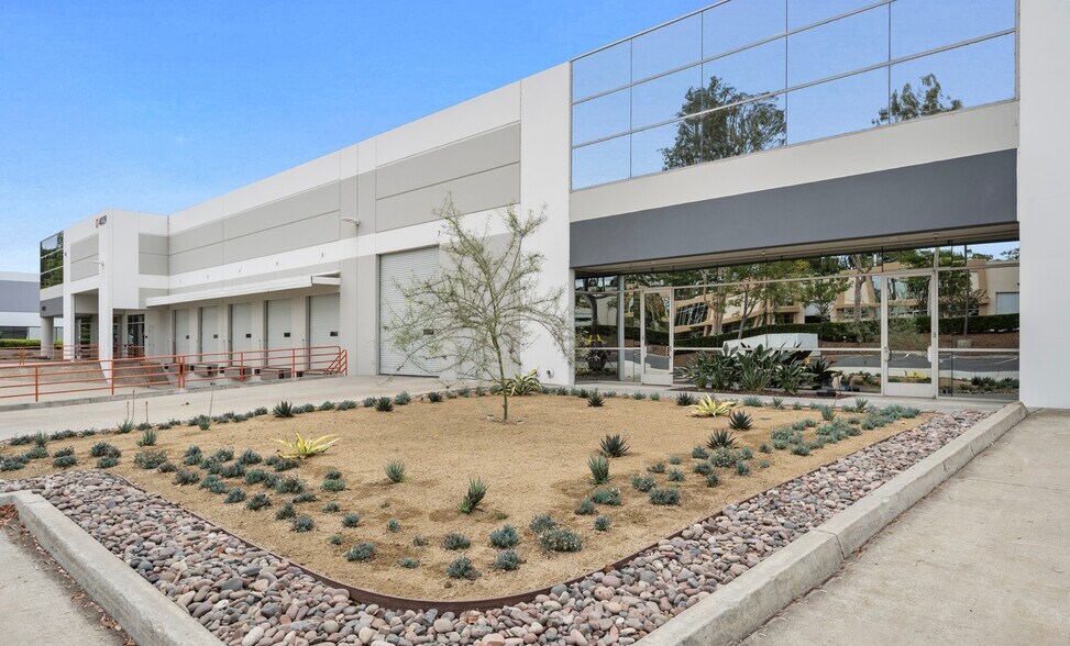 More Photos Of 4039 Calle Platino, Oceanside Warehouse For Lease