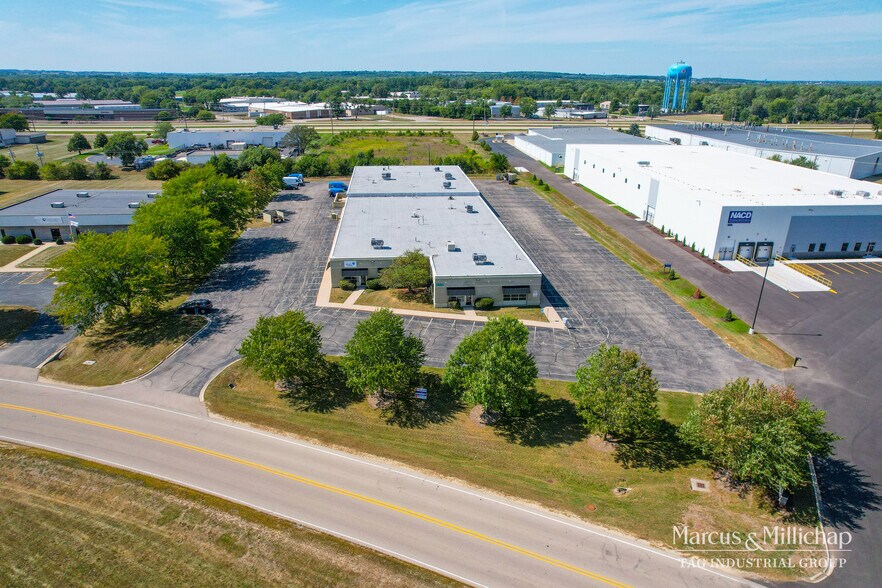 More Photos Of 9934 N Alpine Rd, Machesney Park Warehouse For Lease