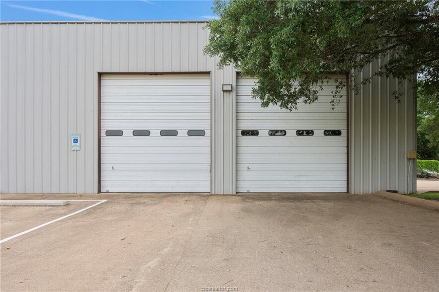 More Photos Of 1134 Finfeather Rd, Bryan Light Manufacturing For Sale