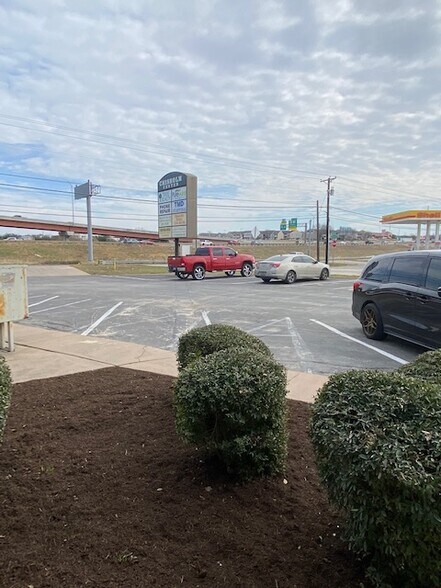 More Photos Of 400 Chisholm Valley Dr, Round Rock Unknown For Lease