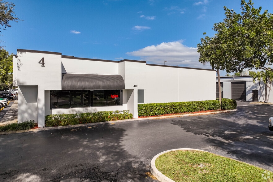 More Photos Of 6555 Powerline Rd, Fort Lauderdale Unknown For Lease