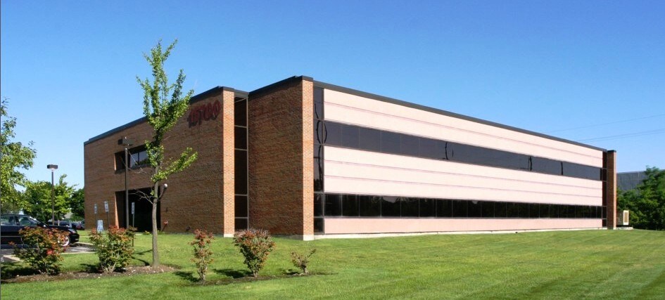 More Photos Of 15700 W 103rd St, Lemont Office For Lease