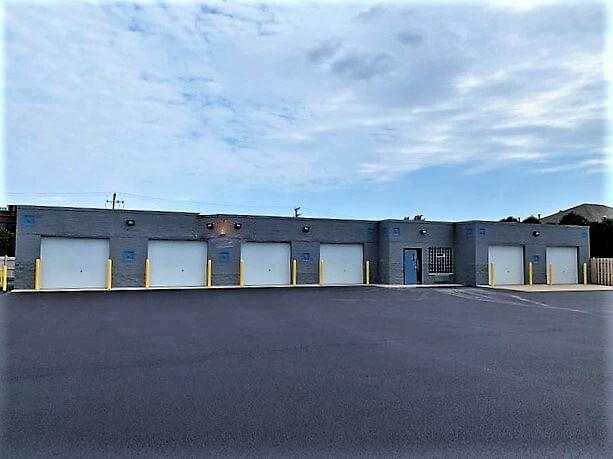More Photos Of 328 Barney Dr, Joliet Self Storage For Sale