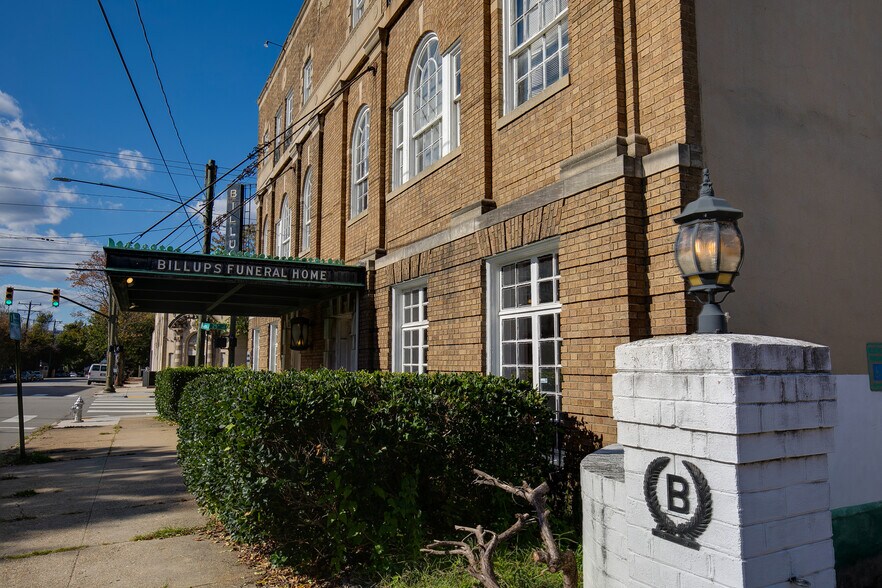 More Photos Of 2500 E Marshall St, Richmond Office For Sale