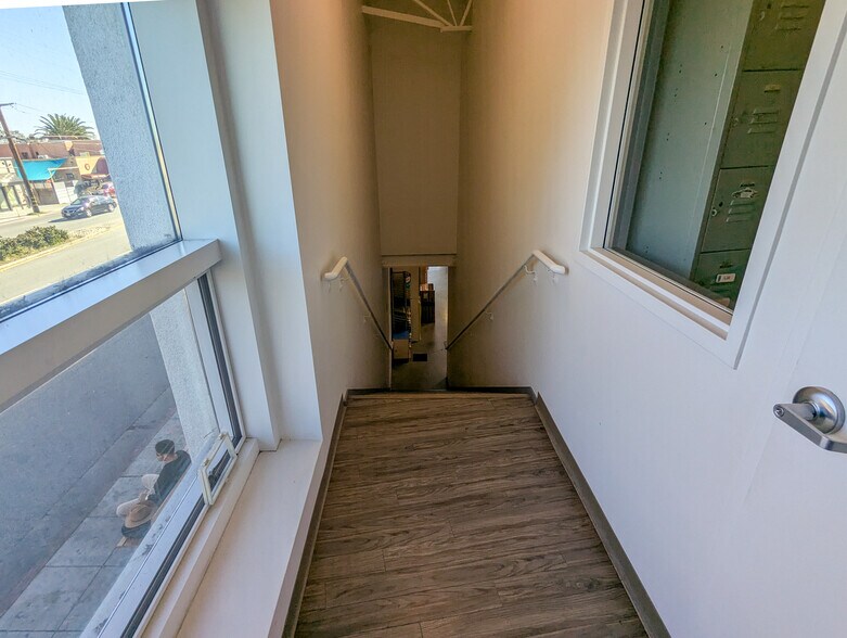 More Photos Of 2550 El Camino Real, Redwood City Storefront Retail Office For Lease