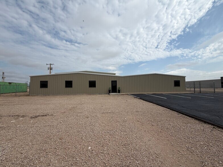 More Photos Of 2410 Steven Rd, Odessa Industrial For Lease