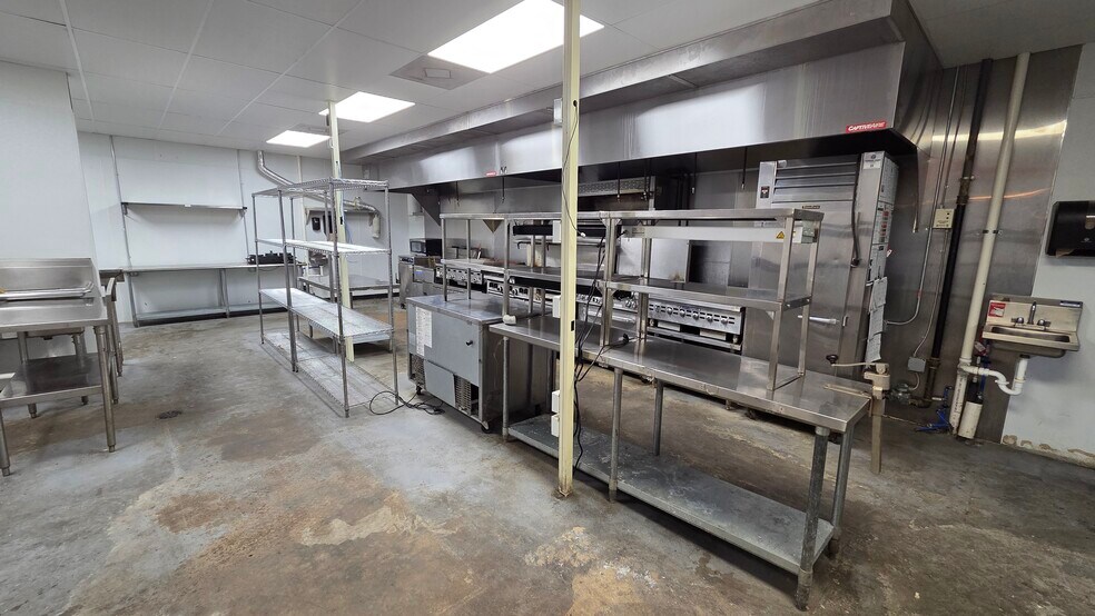More Photos Of 508 Orapax St, Norfolk Restaurant For Lease