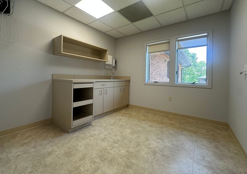 More Photos Of 1707 Atlantic Ave, Wall Township Office For Lease