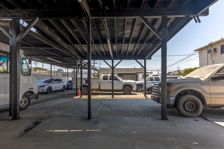 More Photos Of 13449 Van Nuys Blvd, Pacoima Storefront Retail Office For Sale