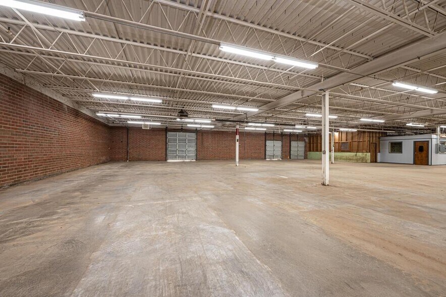 More Photos Of 1120 1st St W, Conover Distribution For Lease