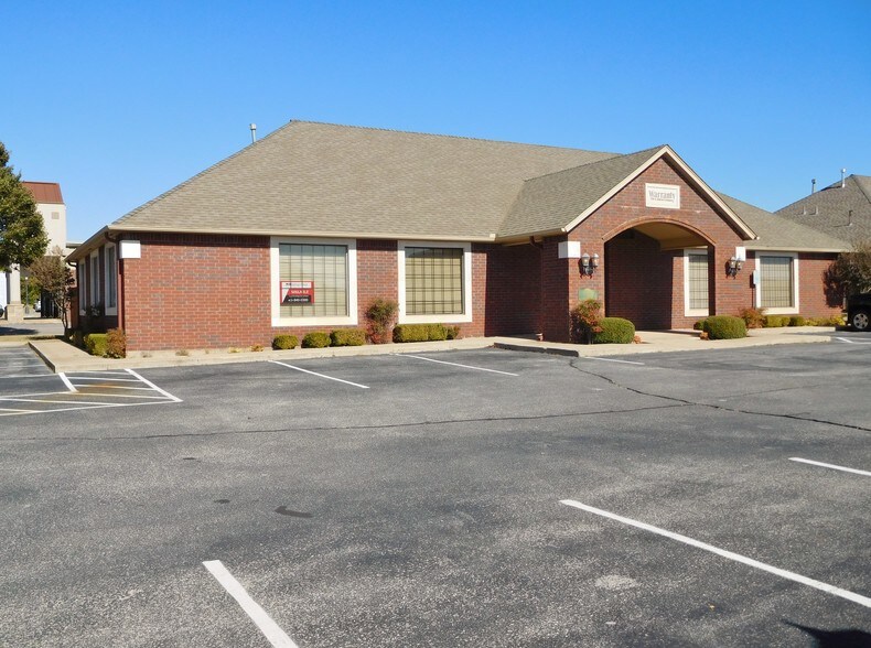More Photos Of 400 S Mustang Rd, Yukon Office For Sale