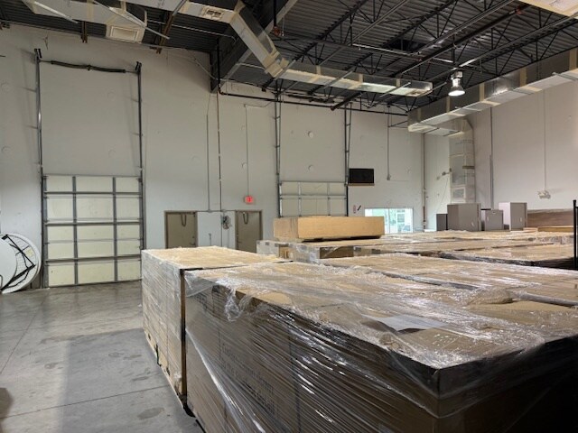 More Photos Of 6557 Hazeltine National Dr, Orlando Distribution For Lease
