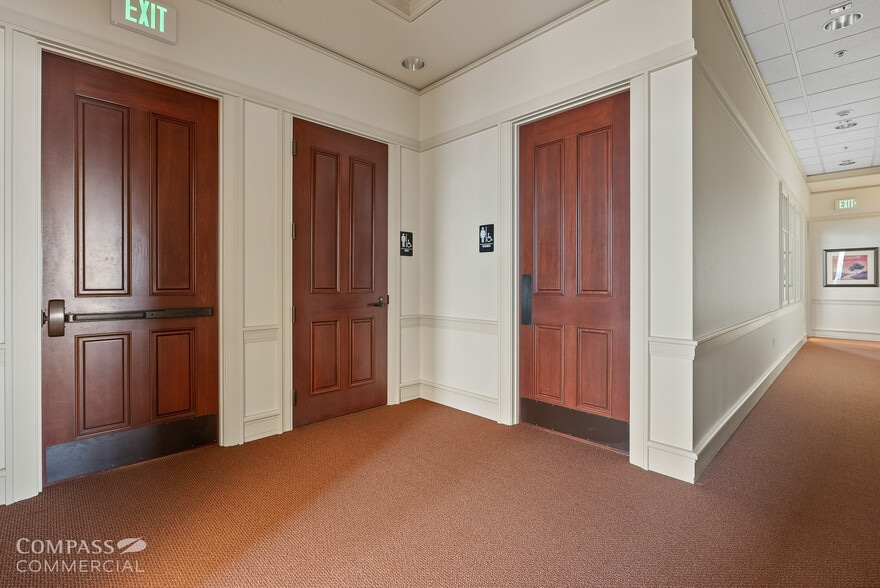 More Photos Of 735 SW 6th St, Redmond Office For Lease