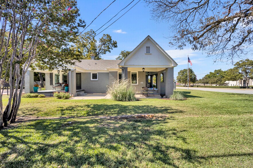 More Photos Of 1500 W Abram St, Arlington Medical For Lease