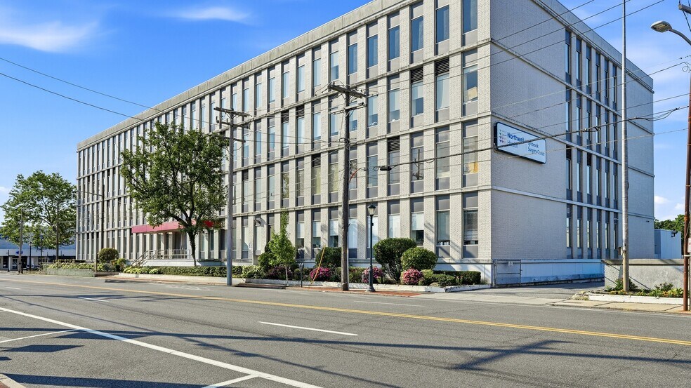 More Photos Of 444 Merrick Rd, Lynbrook Medical For Lease