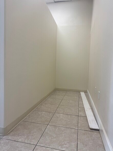 More Photos Of 1201 State Road 535, Winter Garden General Retail For Lease