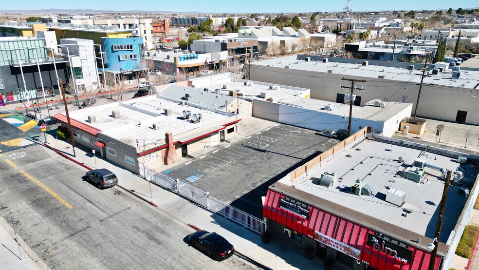 More Photos Of 660-668 Lancaster Blvd, Lancaster Storefront Retail Office For Sale