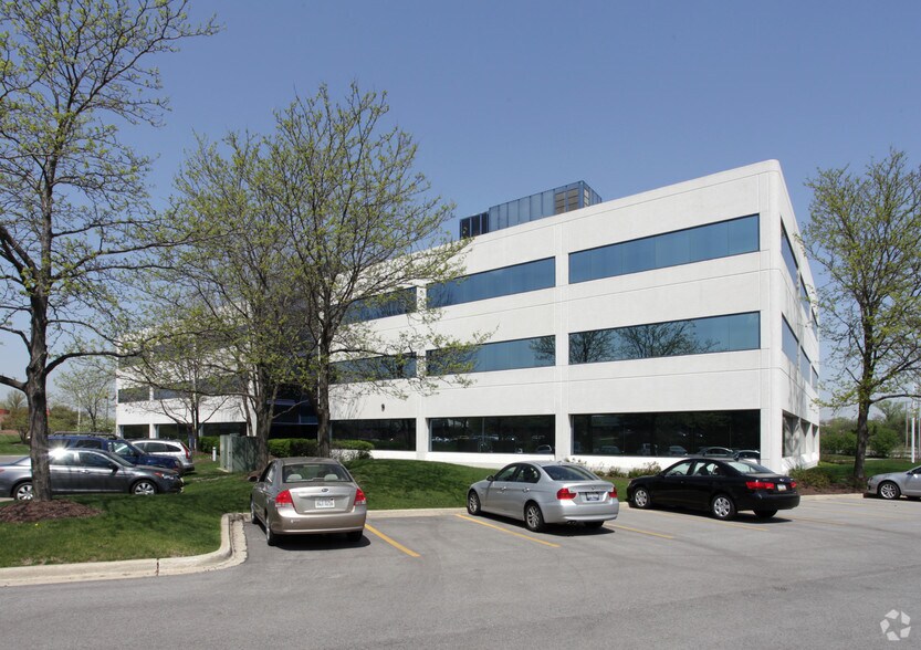 More Photos Of 1 E Oak Hill Dr, Westmont Office For Lease