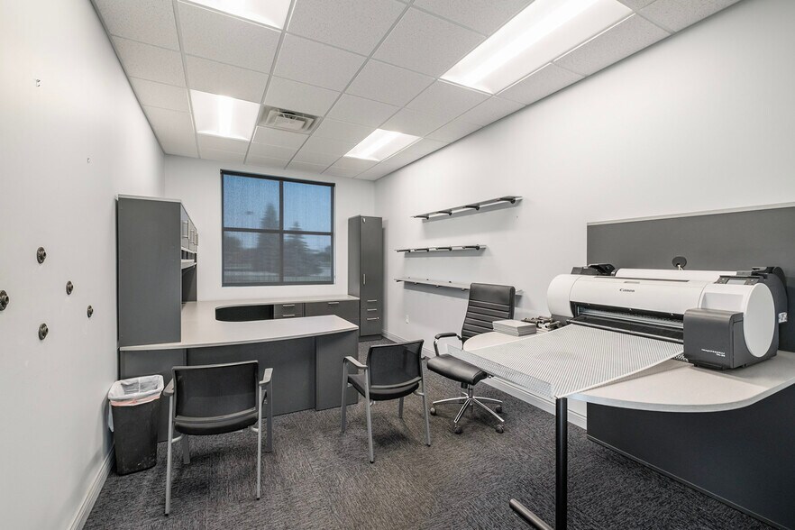 More Photos Of 4072 Flint Asphalt Dr, Burton Distribution For Sale