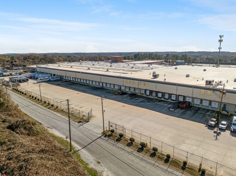 Primary Photo Of 2251 Sylvan Rd, East Point Warehouse For Lease