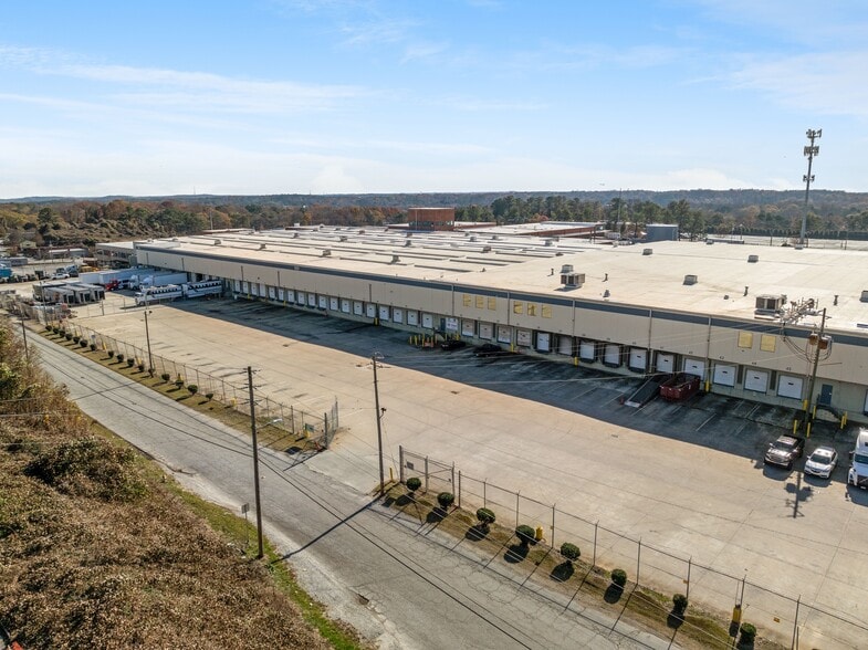 More Photos Of 2251 Sylvan Rd, East Point Warehouse For Lease