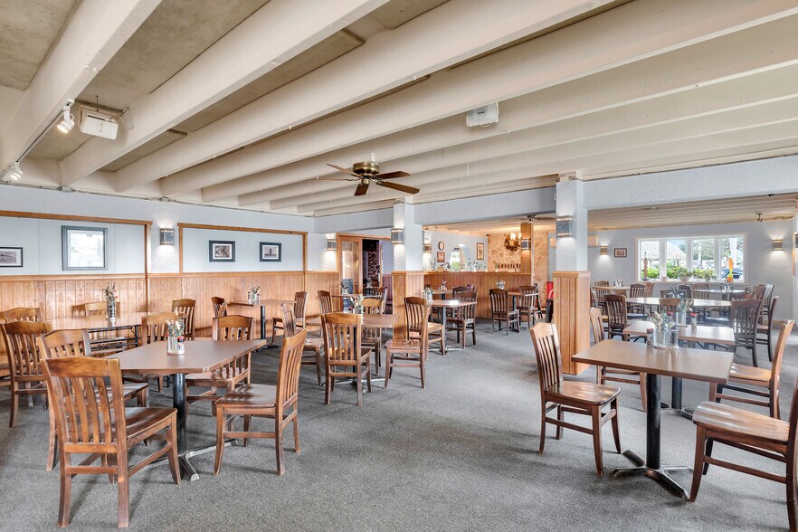 More Photos Of 700 Ocean Dr, Key Colony Beach Restaurant For Sale