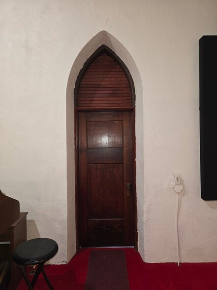 More Photos Of 103 W 4th St, Ellsworth Religious Facility For Sale