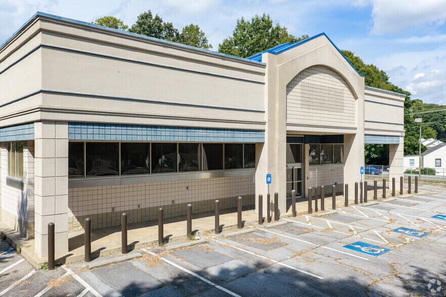 More Photos Of 3059 Washington Rd, East Point Freestanding For Sale