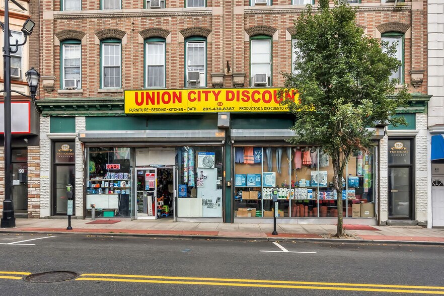 Primary Photo Of 814-816 Summit Ave, Union City Apartments For Sale