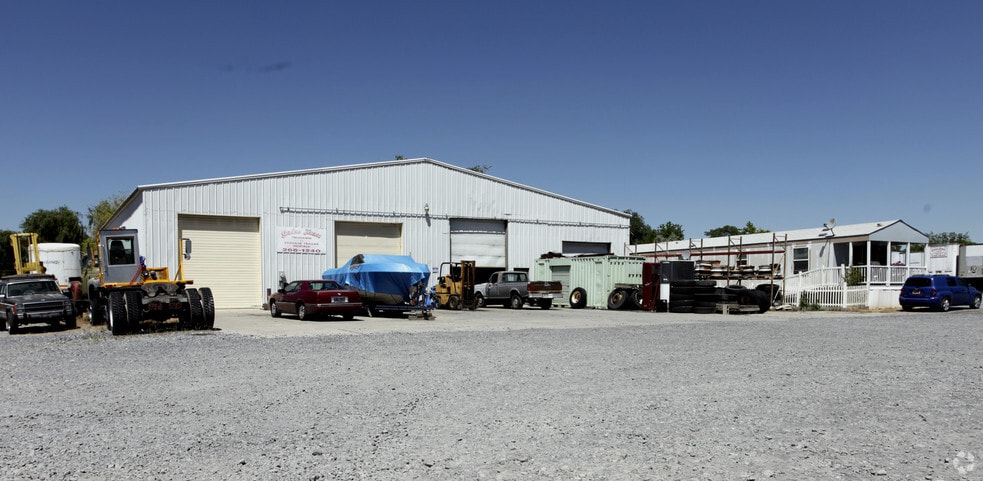 More Photos Of 650 W 4100 S, Salt Lake City Contractor Storage Yard For Lease