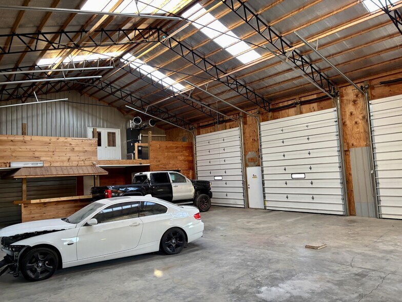 More Photos Of 517-519 Turnpike Rd, Lawrenceburg Flex For Sale