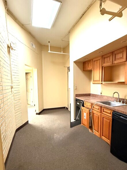 More Photos Of 1225 7th St, Columbus Manufacturing For Lease