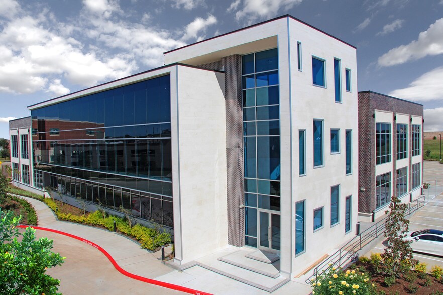 More Photos Of 7619 Branford Pl, Sugar Land Medical For Lease