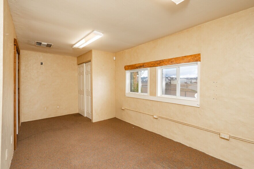 More Photos Of 815 S Dunivin Ln, Dewey Office For Sale