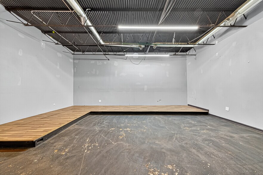 More Photos Of 13001-13011 Fondren Rd, Houston Unknown For Lease