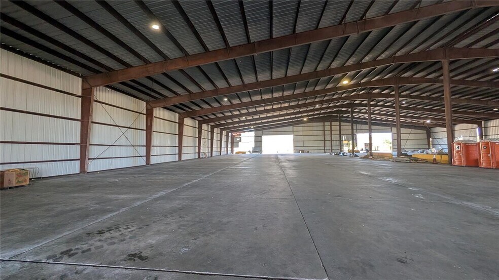 More Photos Of 1509 S Byron Butler Pky, Perry Manufacturing For Lease