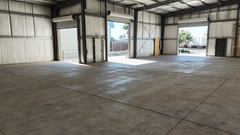 More Photos Of 1310 Venture Ln, Turlock Distribution For Lease