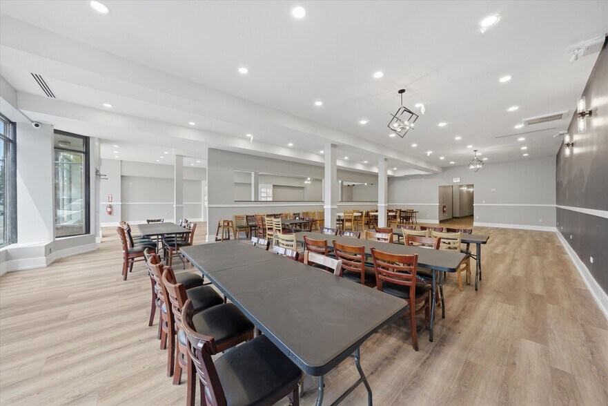 More Photos Of 2548 W 59th St, Chicago Storefront For Sale