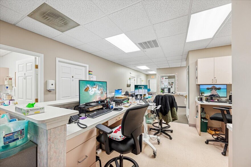 More Photos Of 301-302 Towne Centre Dr, Hillsborough Medical For Sale