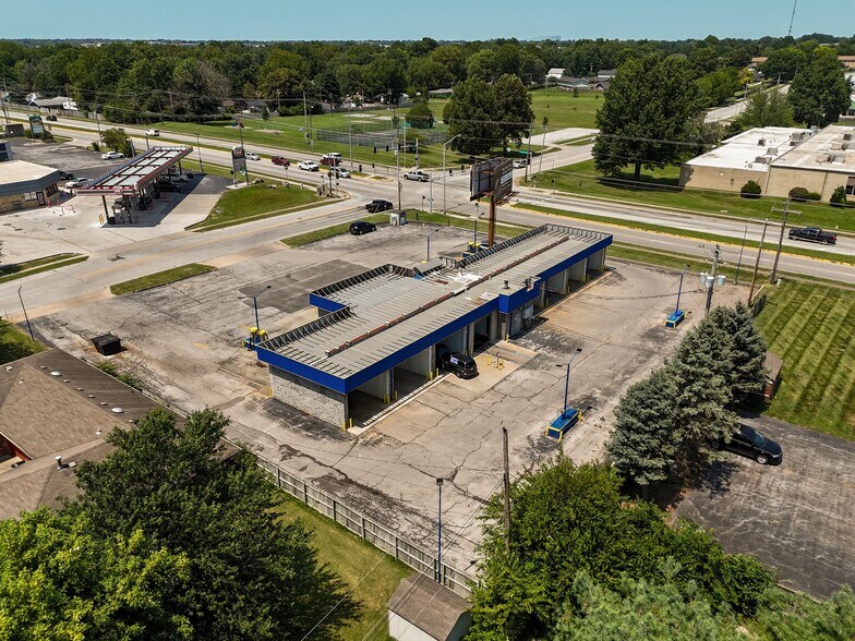 More Photos Of 2812 E Chestnut Expy, Springfield Carwash For Sale