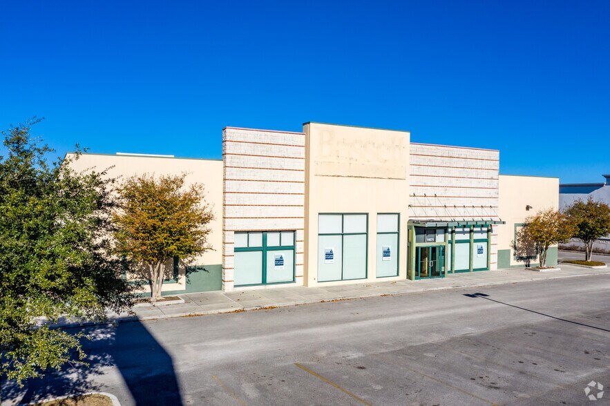 More Photos Of 14675 Interstate 35 N, Selma Freestanding For Lease