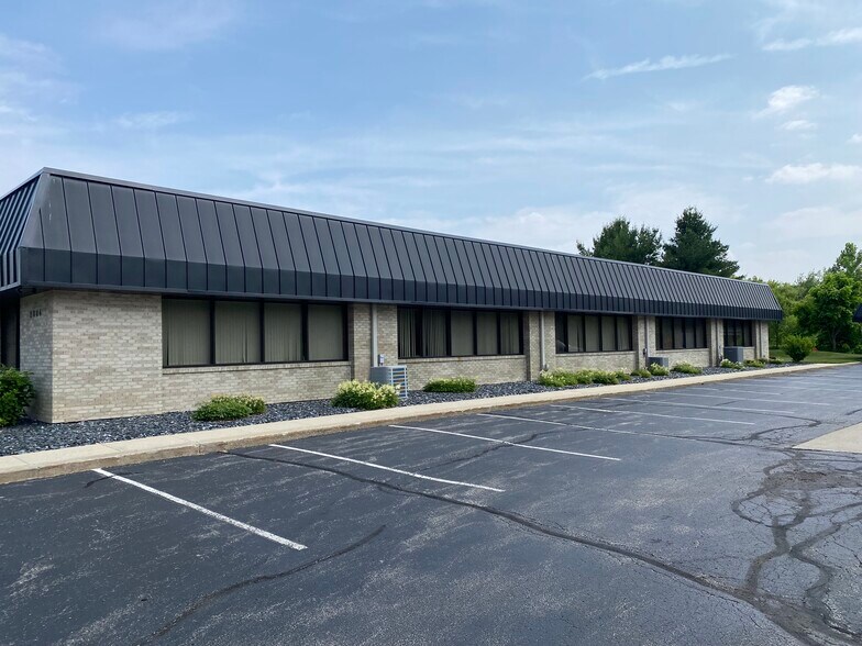 More Photos Of 2804 Boilermaker Ct, Valparaiso Office For Lease