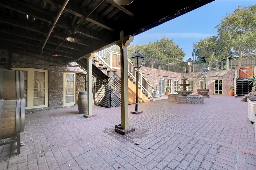 More Photos Of 900-906 2nd St, Sacramento Restaurant For Lease