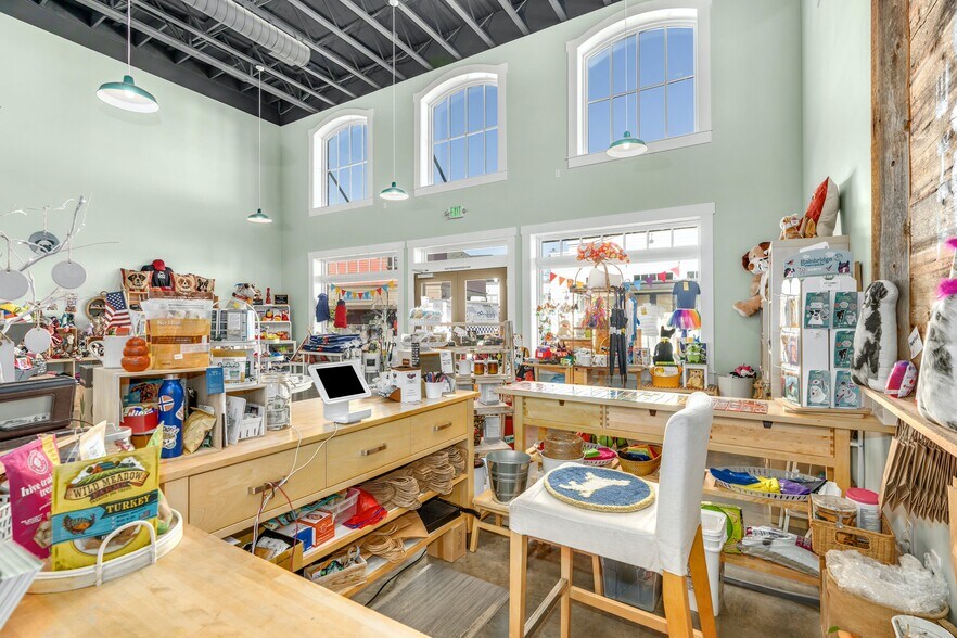 More Photos Of 215 Meriweather St #2, Pacific Beach Storefront For Sale