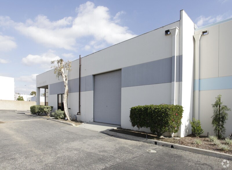 More Photos Of 176 Mercury Dr, Pomona Warehouse For Lease