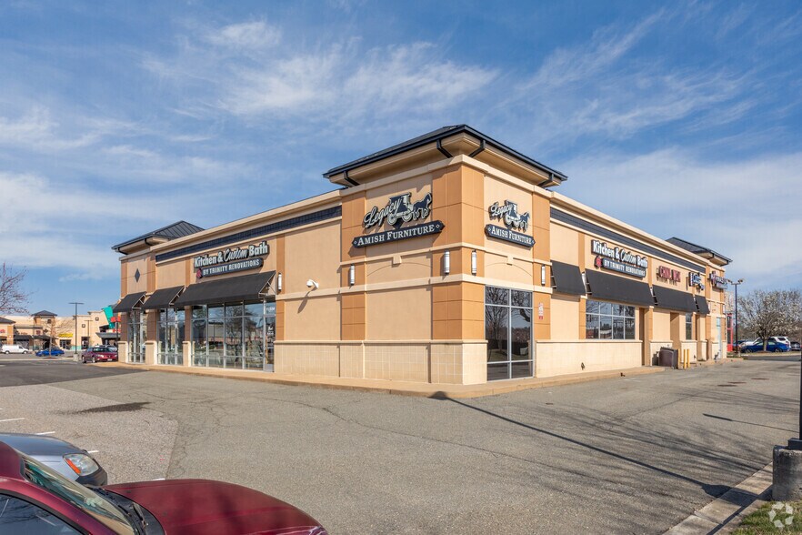 More Photos Of 11500-11900 W Broad St, Richmond Unknown For Lease