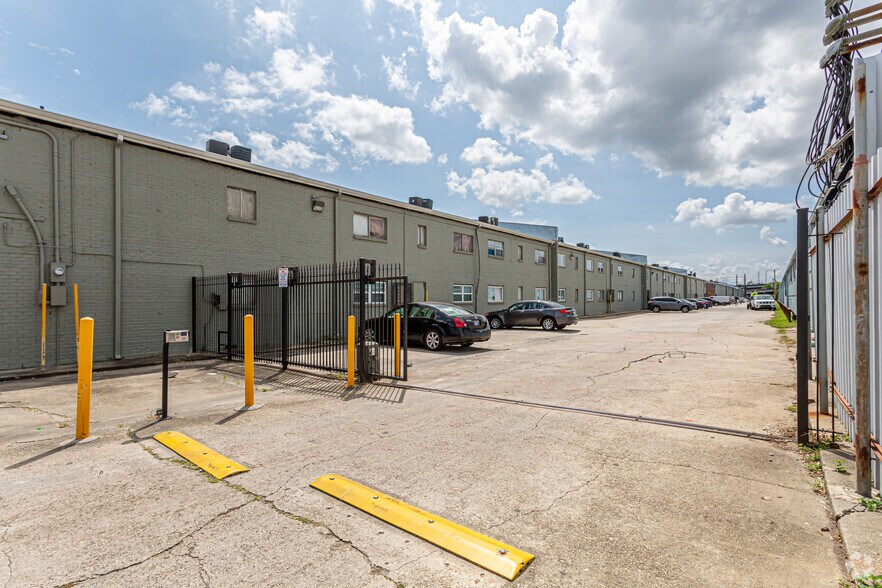 6000 Chef Menteur Highway, New Orleans, LA 70126 Apartments For Sale