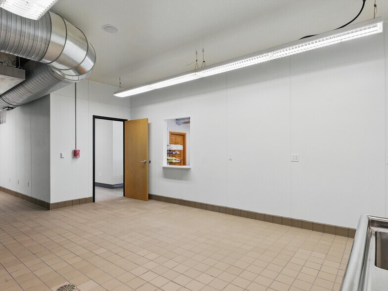 More Photos Of 790 Wolf Rd, Random Lake Service Station For Sale