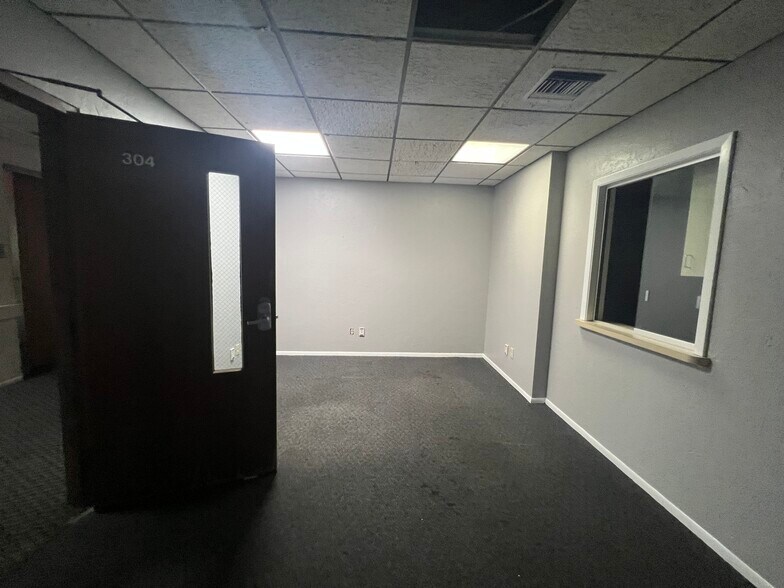 More Photos Of 420 Tamiami Trl S, Venice Medical For Sale