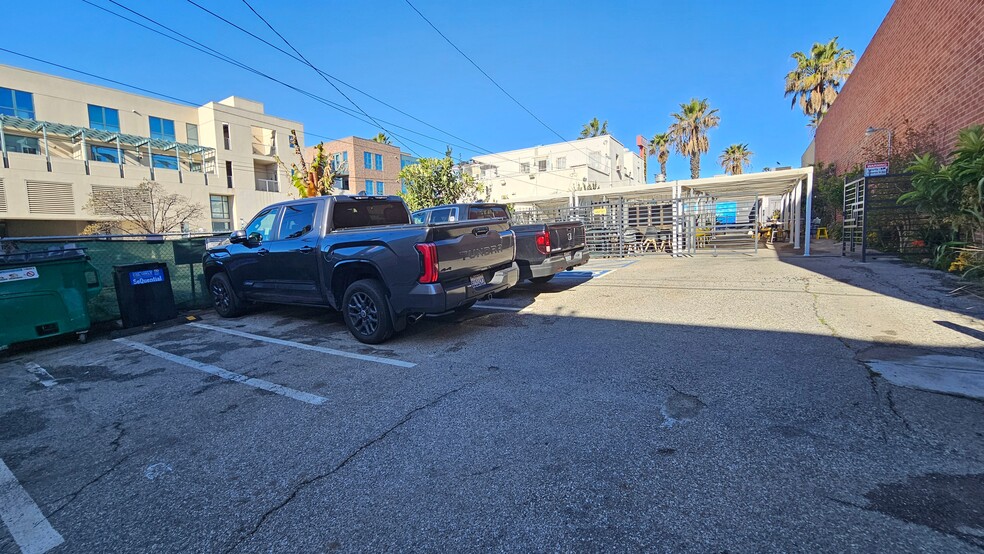 More Photos Of 2406-2408 Wilshire Blvd, Santa Monica Restaurant For Lease